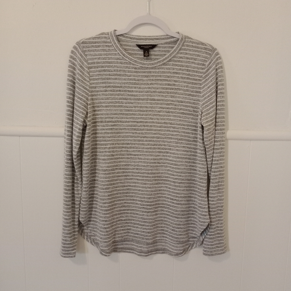 Banana Republic top, soft, gray and white